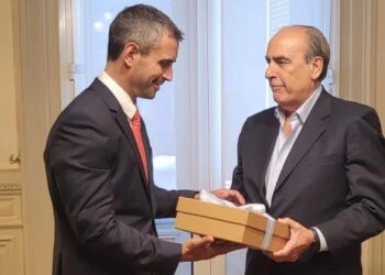 Francos llevó a Diputados una versión corregida de la Ley Ómnibus y negociará con bloques de la oposición