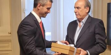 Francos llevó a Diputados una versión corregida de la Ley Ómnibus y negociará con bloques de la oposición