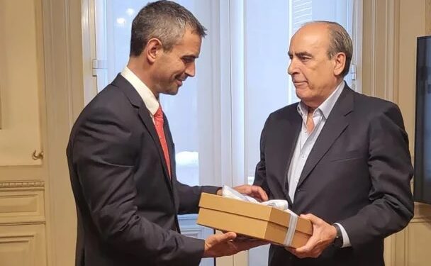 Francos llevó a Diputados una versión corregida de la Ley Ómnibus y negociará con bloques de la oposición