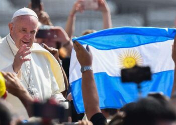 Antes de reunirse con Milei, Francisco no descartó llegar a la Argentina