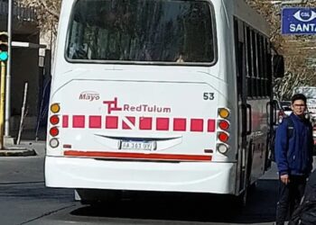 Se incendió un colectivo de la Red Tulum en Capital