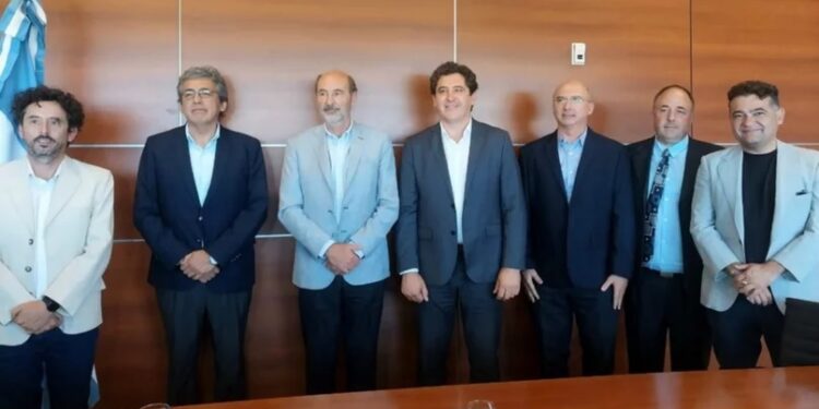 Los ministros de producción de San Juan y Mendoza buscan pavimentar la ruta que une Uspallata con Calingasta