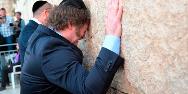 El mensaje de Milei desde el Muro de los Lamentos: “Estamos saliendo”