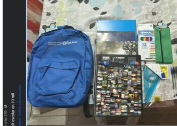 Escrachan a un sanjuanino que vende kits escolares que entrega el Gobierno: “Sale 10 mil”