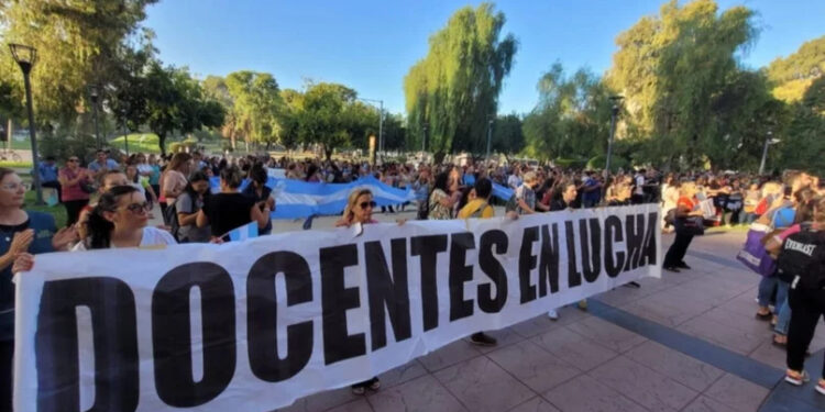 Los docentes autoconvocados de San Juan, salen nuevamente a las calles