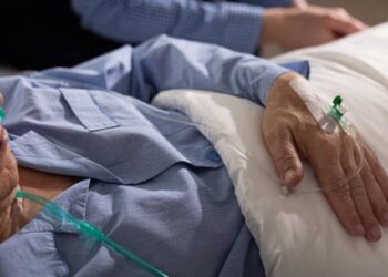 Desde el hospital Rawson, buscan a familiares de un abuelo