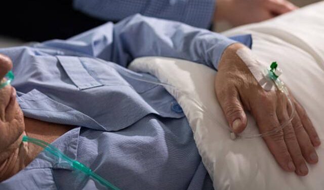 Desde el hospital Rawson, buscan a familiares de un abuelo