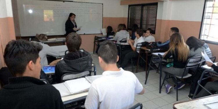 Advierten que el pago de “cooperadoras escolares” no es obligatorio: “Es voluntario”