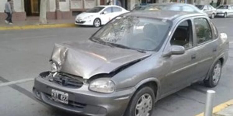 Fue a comprar un auto con su abuelo, lo atropelló y lo mató