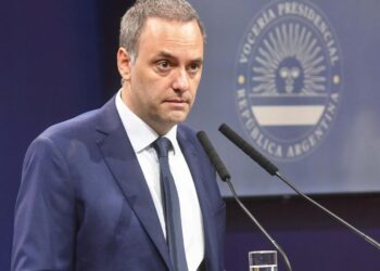 Manuel Adorni: “No está en la agenda de Milei derogar la ley de interrupción voluntaria del embarazo”