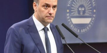 Manuel Adorni: “No está en la agenda de Milei derogar la ley de interrupción voluntaria del embarazo”