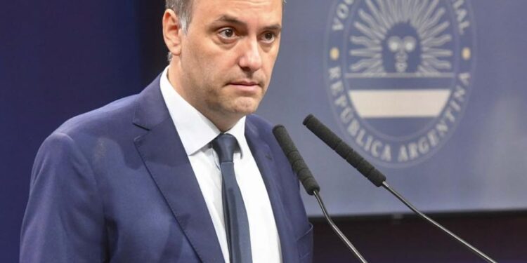 Manuel Adorni: “No está en la agenda de Milei derogar la ley de interrupción voluntaria del embarazo”