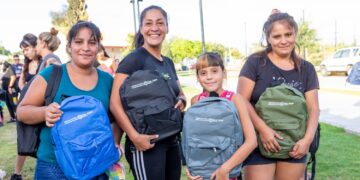 Rivadavia: se entregaron los kits escolares a quienes asistieron a las colonias de vacaciones