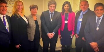 El Gobierno le anticipó al FMI que autorizará aumentos del 200% en “luz” y del 150% en las de gas