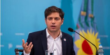 Para Kicillof, Milei le “roba recursos a las provincias”