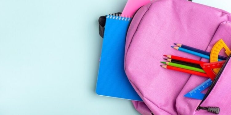 San Juan: Comienza la entrega de kits escolares