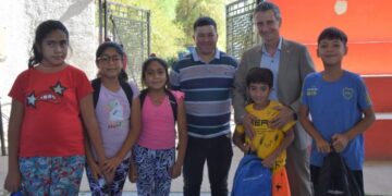 Entregaron más de 700 kits escolares en dos departamentos