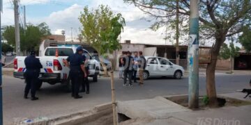 Lo trasladaba su familia en un remis y murió en el interior del auto