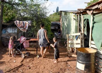 Según la UCA, en dos meses casi el 60% de los argentinos son pobres