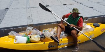 Destacan a un sanjuanino que limpia el dique Punta Negra
