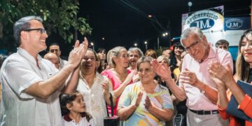 Con Gioja, Munisaga inauguró luminaria de calle Lemos y el paseo de las “Mujeres de mi Patria”