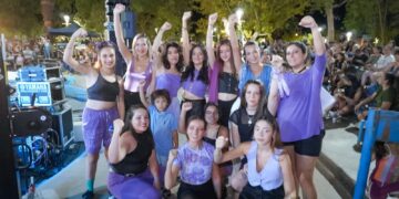 Con un gran espectáculo musical, Pocito conmemoró el 8M