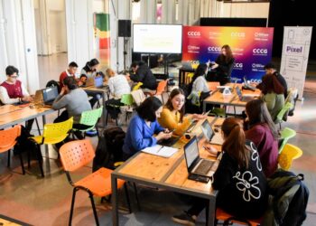 Oportunidad laboral: convocan a docentes para dictar talleres en el Conte Grand