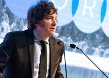 El Gobierno buscará incluir la reforma laboral a la Ley Bases