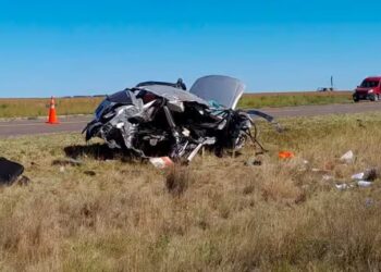 Conmoción: Un choque frontal dejó tres muertos, entre ellos un niño de 11 años