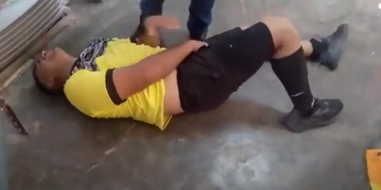 Un árbitro sanjuanino fue atacado en pleno parido y denunció a los jugadores