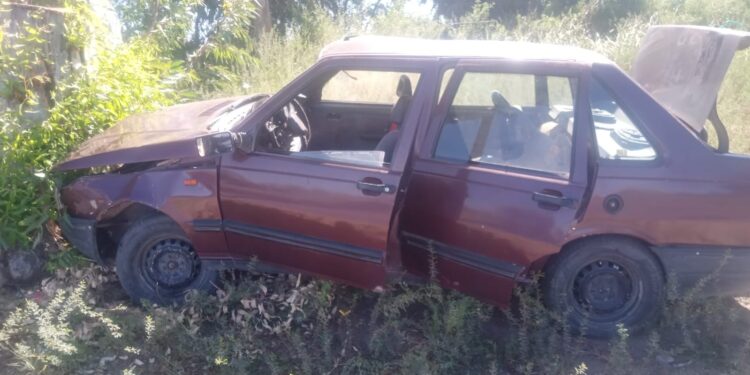 Un conductor sanjuanino impactó contra un árbol de frente: Un menor quedó internado