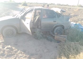 Perdió el control de su auto, salió de la Ruta 40 destruyó el auto y se salvó de milagro