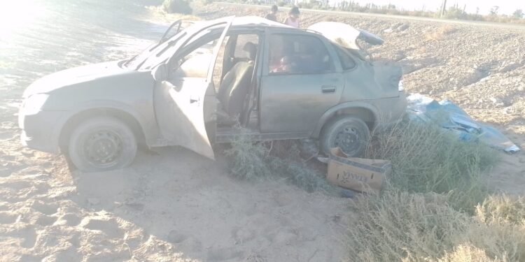 Perdió el control de su auto, salió de la Ruta 40 destruyó el auto y se salvó de milagro