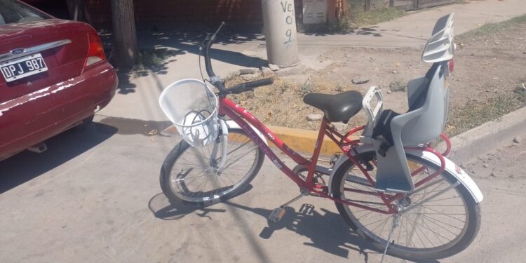 Una nena de 3 años se cayó de una bici y fue traslada al hospital Rawson