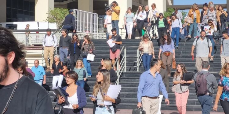 Evacuaron el Centro Cívico tras una amenaza