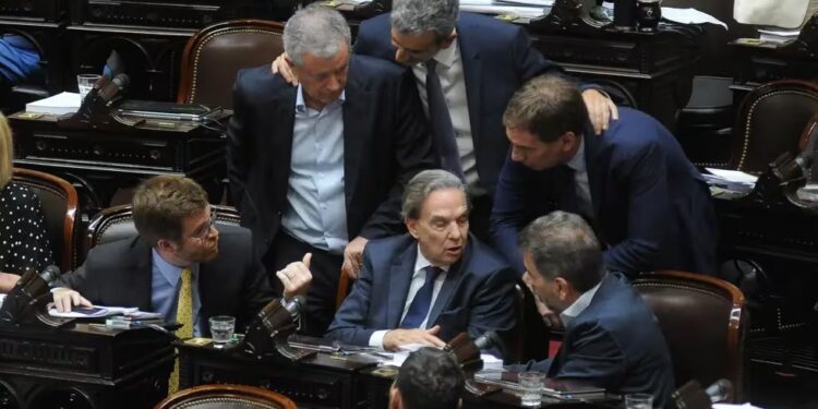 Diputados: el bloque de Pichetto acorrala al Gobierno para modificar la fórmula jubilatoria