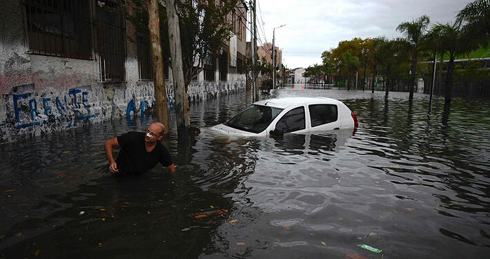 Temporal en Buenos Aires: hay 700 evacuados y numerosos daños materiales