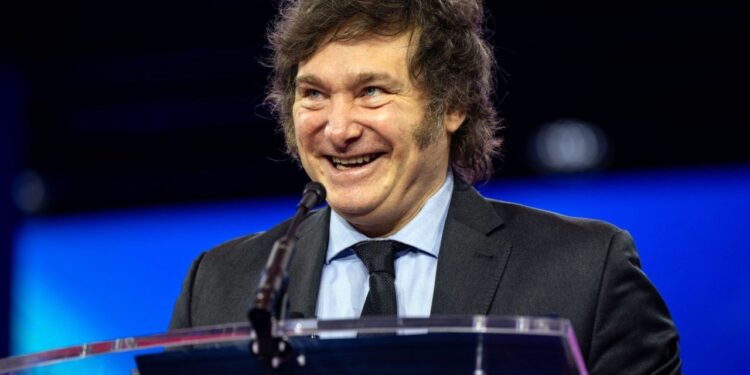 Milei cargó contra Kicillof por suba de impuestos