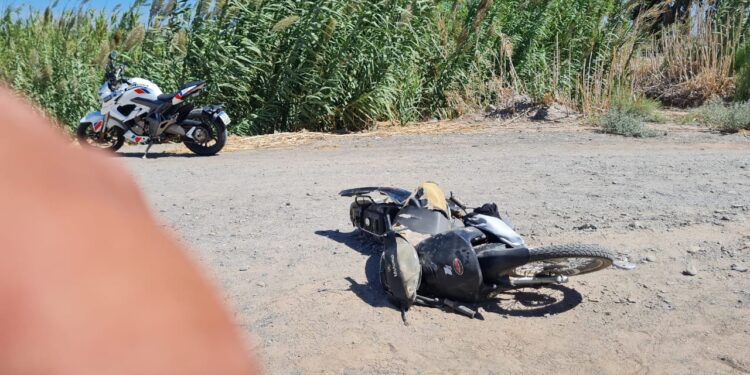 Motociclista fue trasladada al hospital tras chocar con camión en San Martín