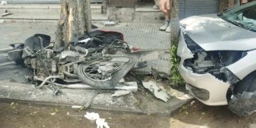 Asaltaron a una embarazada, y su esposo los persiguió hasta atropellarlos