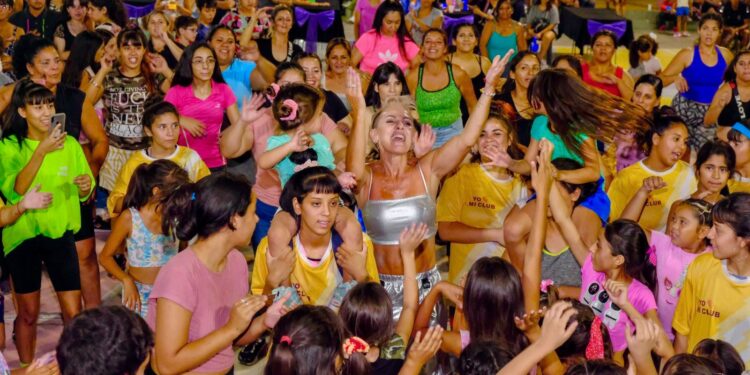 Gran cierre de actividades por el Mes de la Mujer en Chimbas con Karina Palacio