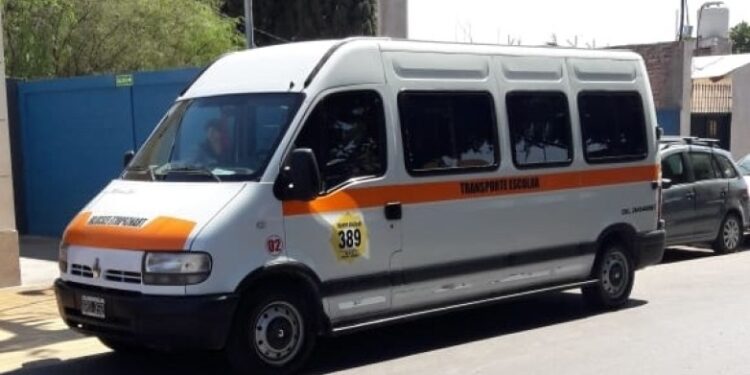 Dieron a conocer los transportes escolares habilitados en San Juan