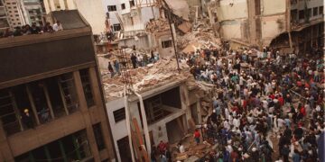 La Justicia responsabilizó a Irán y a Hezbollah por los atentados contra la embajada de Israel y la AMIA