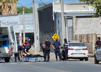 Chocó a una moto en Caucete y se fugó: Es intensamente buscado por la Policía