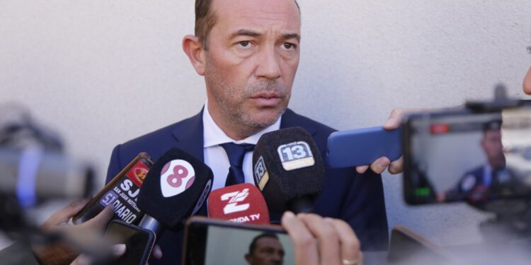 Hospital Marcial Quiroga: Instalaron equipamiento clave para personas con sobre peso