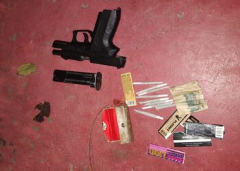 Bicipolicías secuestran un arma de fuego y drogas en la Plaza Hipólito Yrigoyen