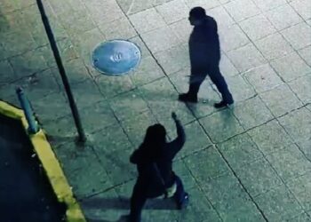 Atacaron a un “pastor” en pleno centro de San Juan: “Sos un chanta”