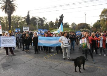 Los tres gremios docentes anunciaron un paro y movilización en San Juan