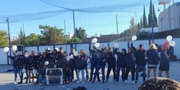 Con globos y emoción, las compañeras de Lucía Rubiño le rindieron homenaje