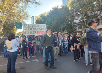 Una multitud marchó en San Juan en defensa de la Educación Pública